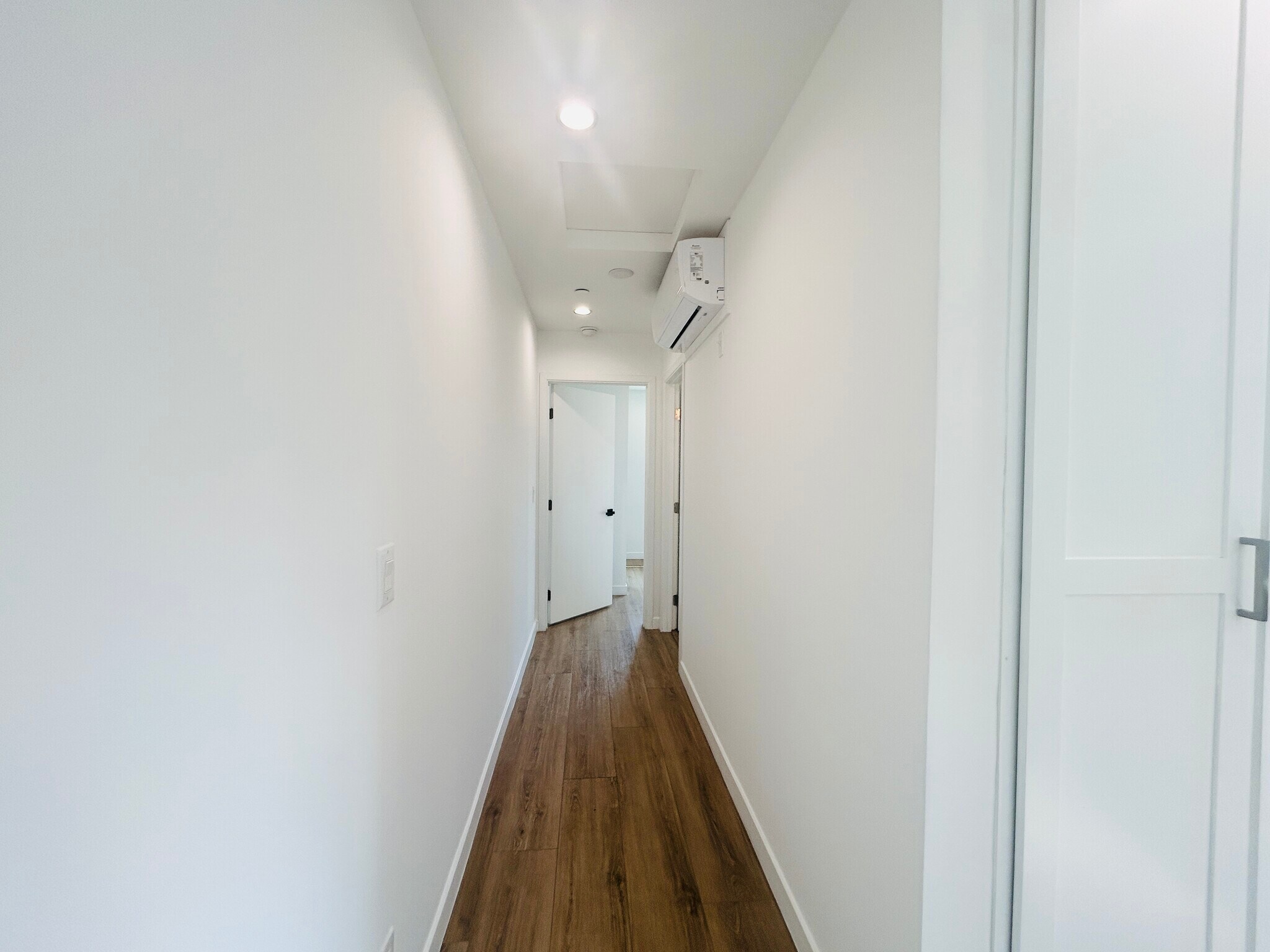 Building Photo - 10914 Columbus Ave