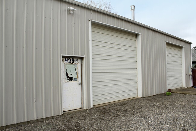 Building Photo - 4239 SE 141st Ave