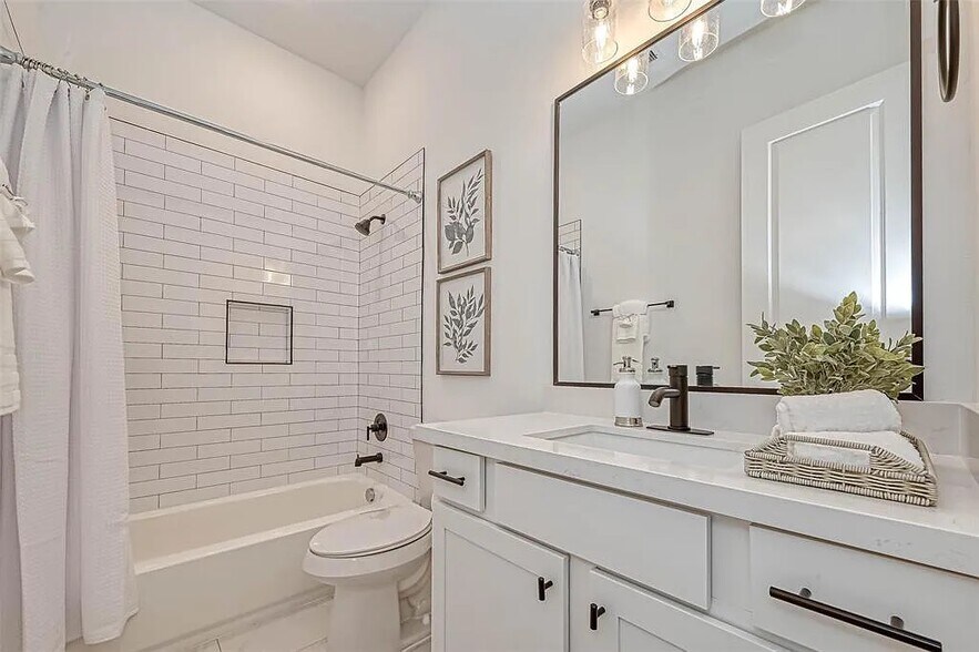 Building Photo - 9306 Arledge St