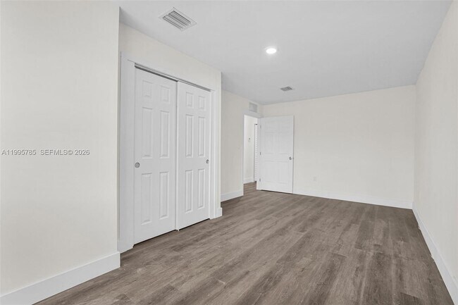 Building Photo - 1730 Acapulco Dr