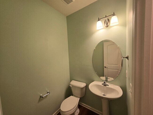 Building Photo - Classic & Comfortable West Durham Townhome with Timeless Design