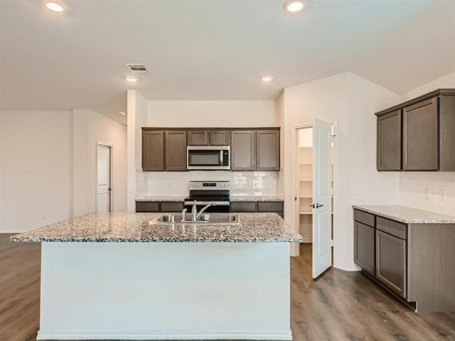 Building Photo - 2310 Hankinson Ln