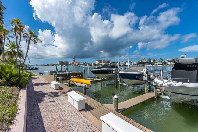 Building Photo - 700 Island Way