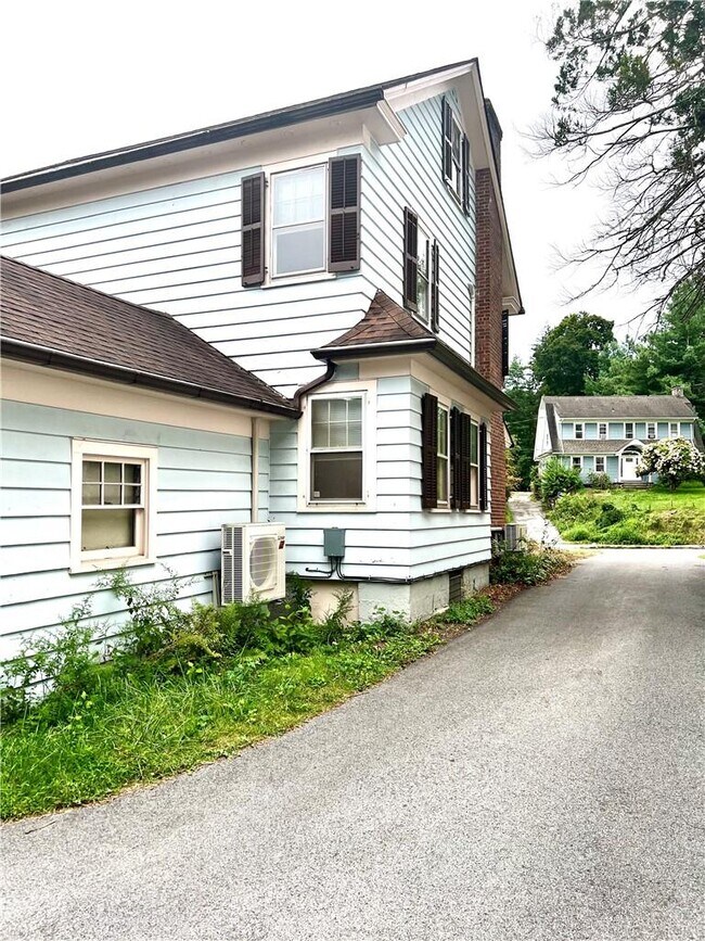Building Photo - 126 Hooker Ave