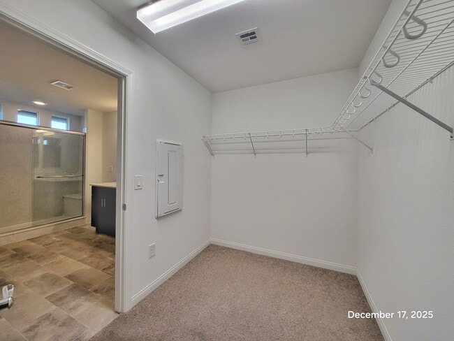 Building Photo - 5866 Aurora Gold Ave