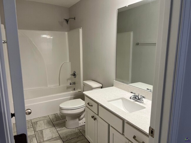 Building Photo - 108 W River Cane Run