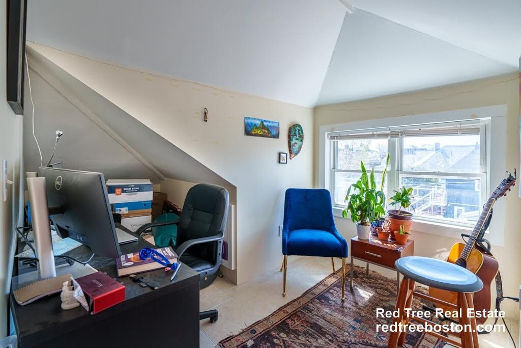 Building Photo - 8 Niles St