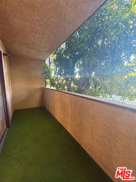 Building Photo - 10220 De Soto Ave
