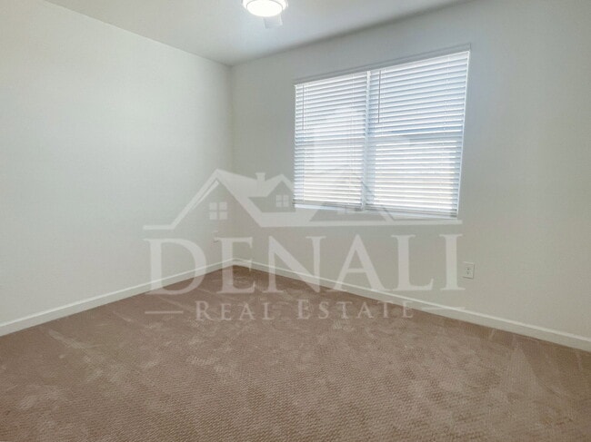 Building Photo - 2760 W Stradling Ave