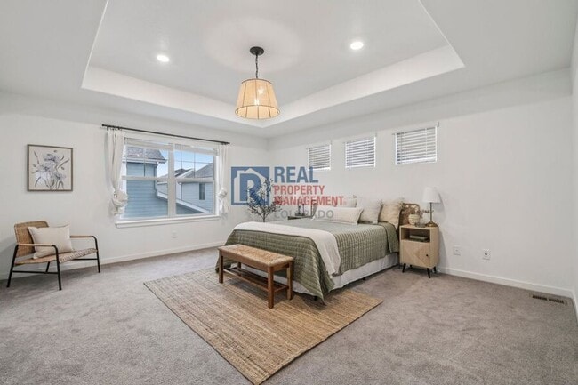 Building Photo - 8396 Bijou Crk Ave