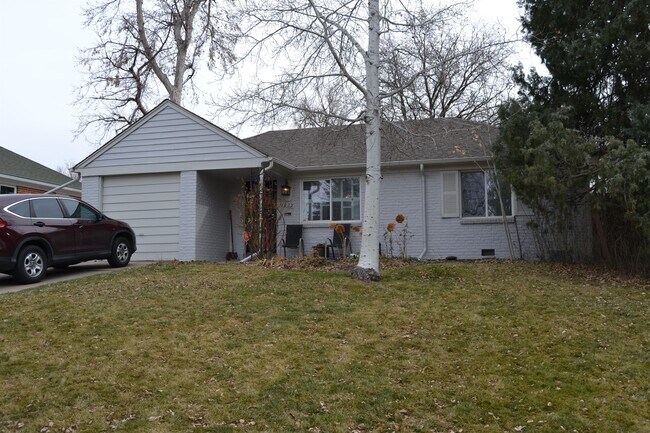 Building Photo - 1022 Pontiac St