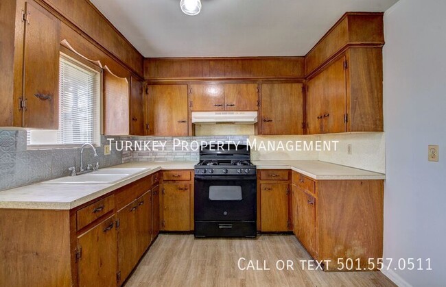Building Photo - 4407 Lynn Ln