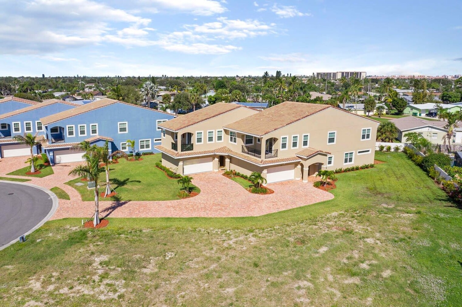 Building Photo - 132 Mediterranean Way