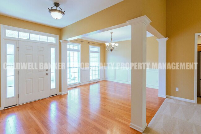 Building Photo - 6811 Neville Dr