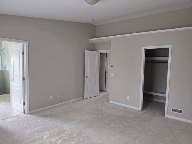 Building Photo - 9845 Burleigh Ln