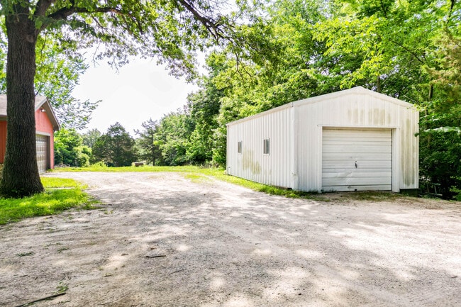 Building Photo - 6050 S Sinclair Rd