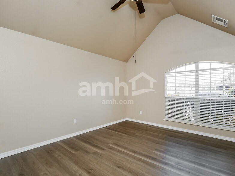 Building Photo - 4560 S 204th E Ave