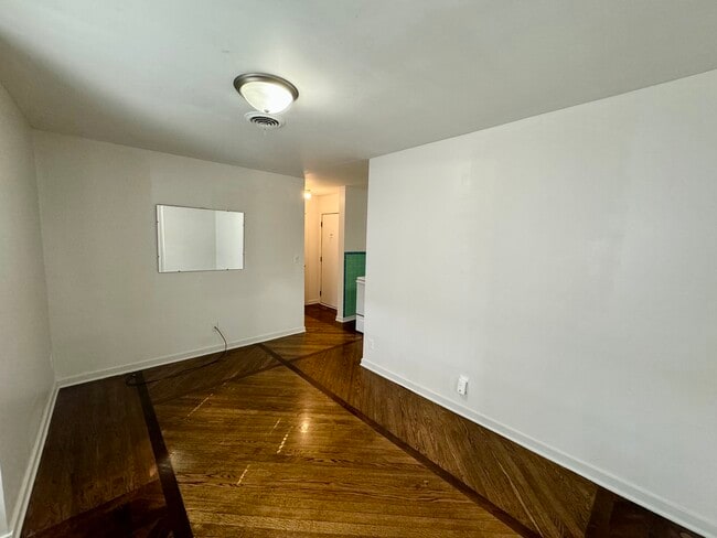 Building Photo - 1240 S 10th St