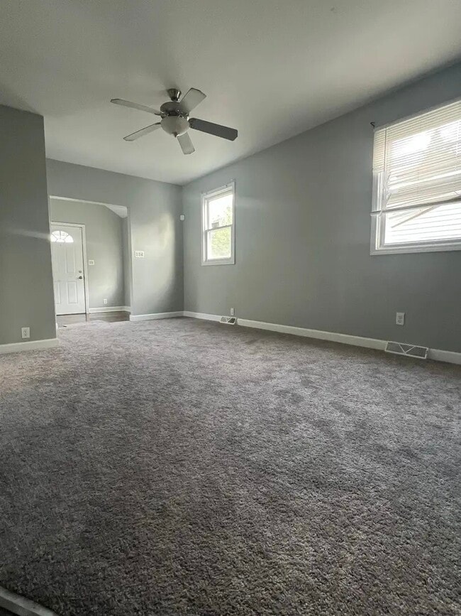 Building Photo - 3216 Wallace Ave