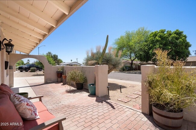 Building Photo - 7608 E Catalina Dr