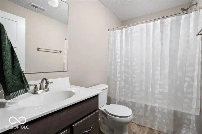 Building Photo - 680 Ridge Gate Dr