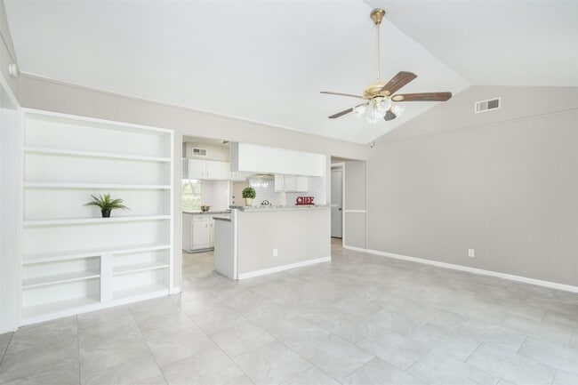 Building Photo - 9619 Rockhurst Dr