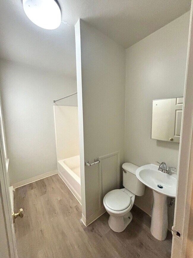 Building Photo - 678 Columbia Ave