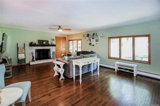 Building Photo - 53 N Evergreen Dr