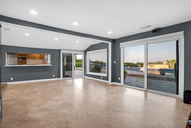 Building Photo - PRIVATE AND TRANQUIL COMPLETELY RENOVATED ...