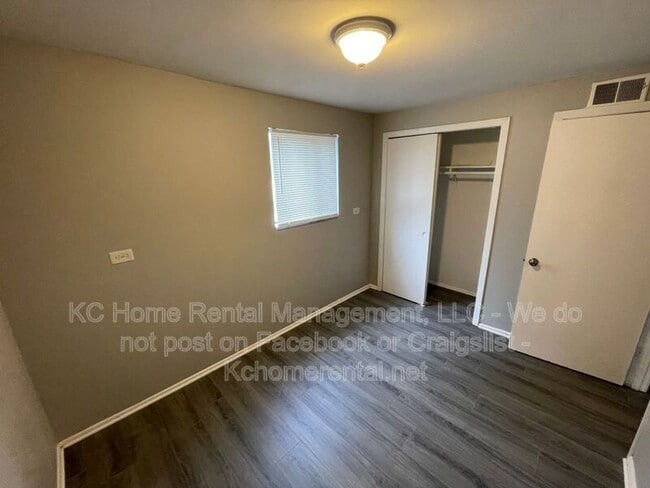 Building Photo - 2214 NE 77th St