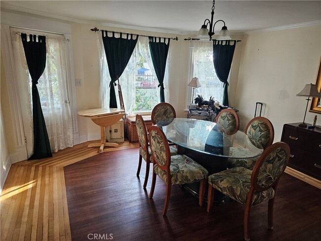 Building Photo - 1820 N Bush St