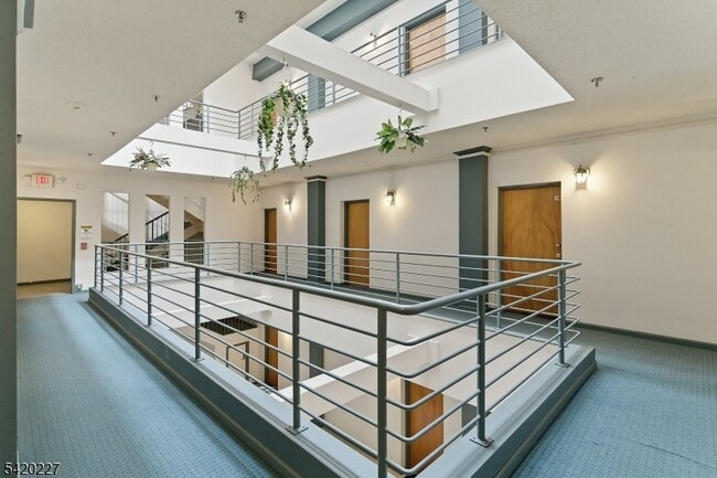 Building Photo - 39 Bruen St