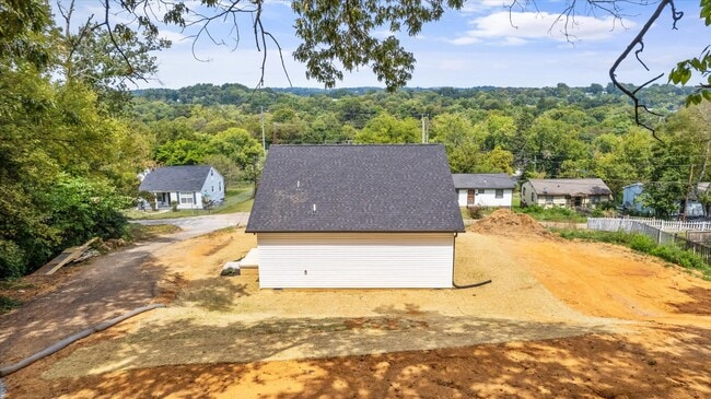 Building Photo - 3900 Lilac Ave