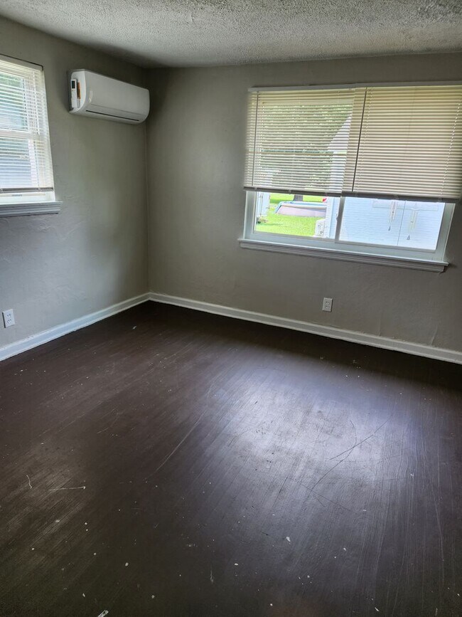 Building Photo - Cozy 1 bedroom