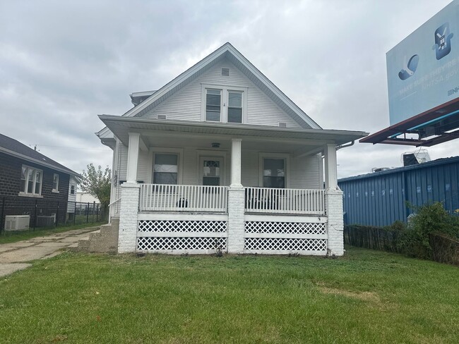 Primary Photo - 11th Street Duplex