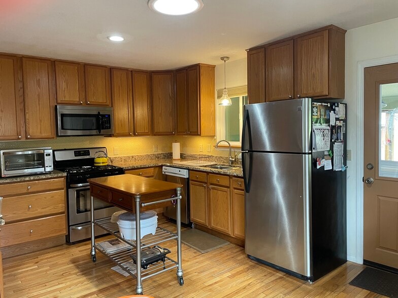 Kitchen - 2905 E 5th Ave