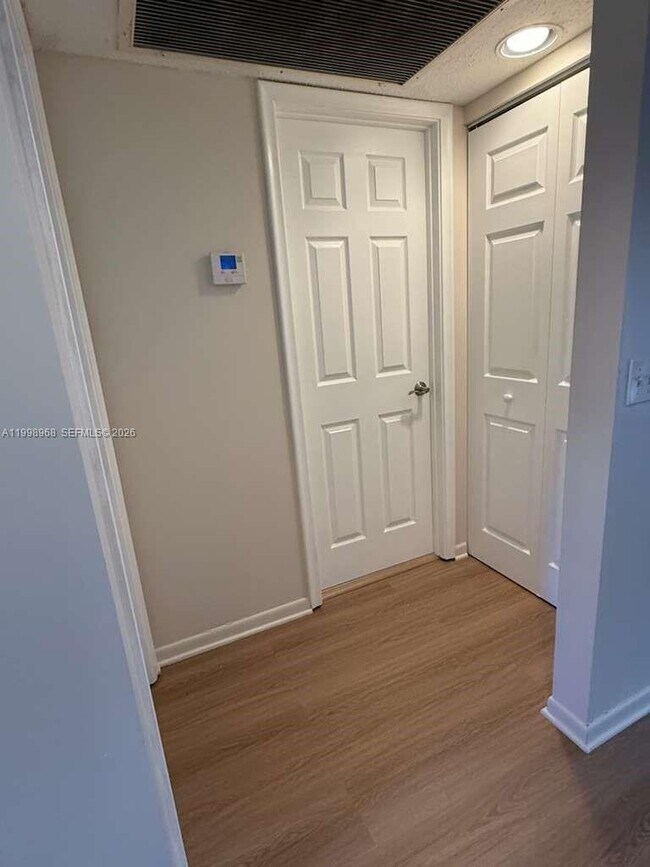 Building Photo - 1401 SW 128th Terrace