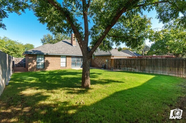 Building Photo - 4911 Sherwood Dr