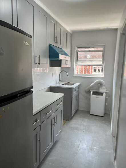 Primary Photo - 7812 88th Ave