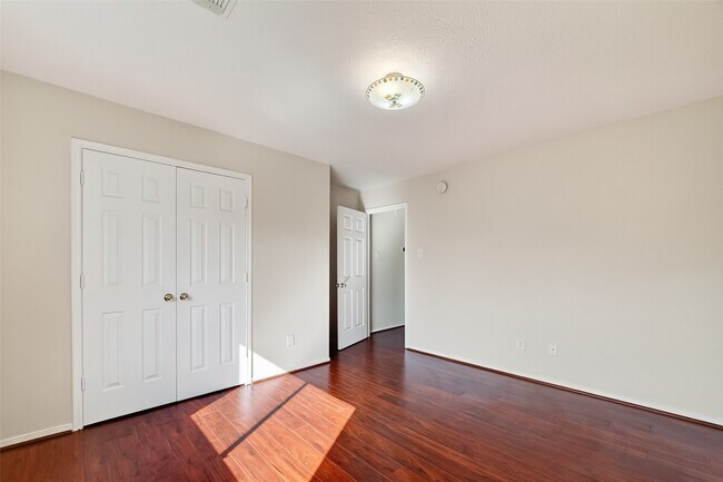 Building Photo - 3514 Parkshire Dr