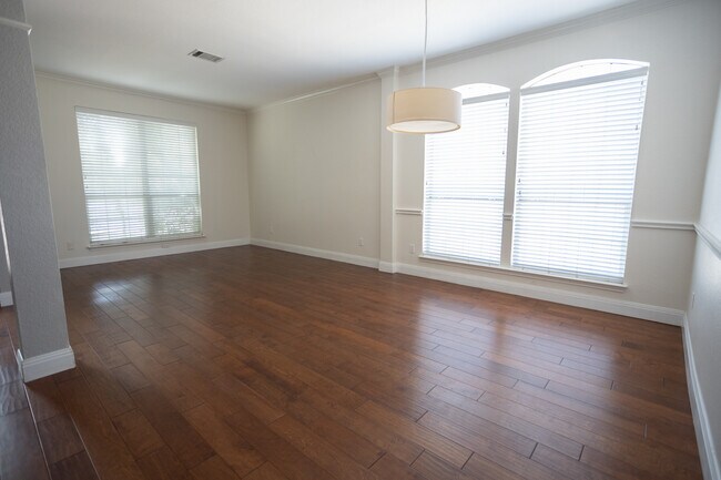 Building Photo - 1801 Dapplegrey Ln