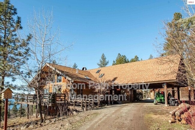Building Photo - 480 Sunnyside Ridge Rd