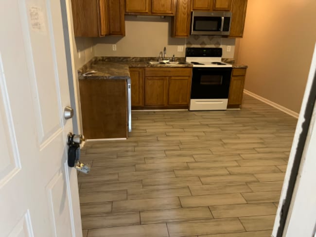 Building Photo - 2243 Delta Dr
