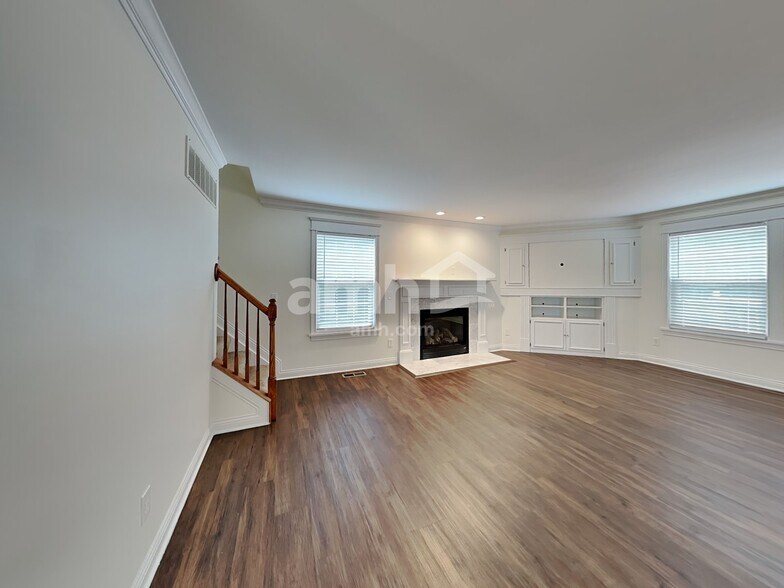 Building Photo - 4250 Hidden Creek Ct