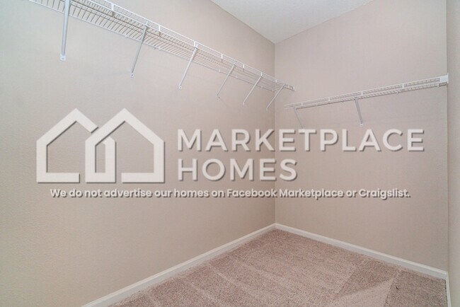 Building Photo - 11033 Stapleton Dr