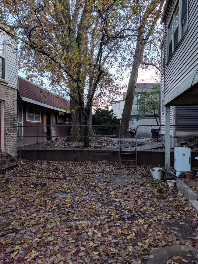 Building Photo - 2021 S Ruble St