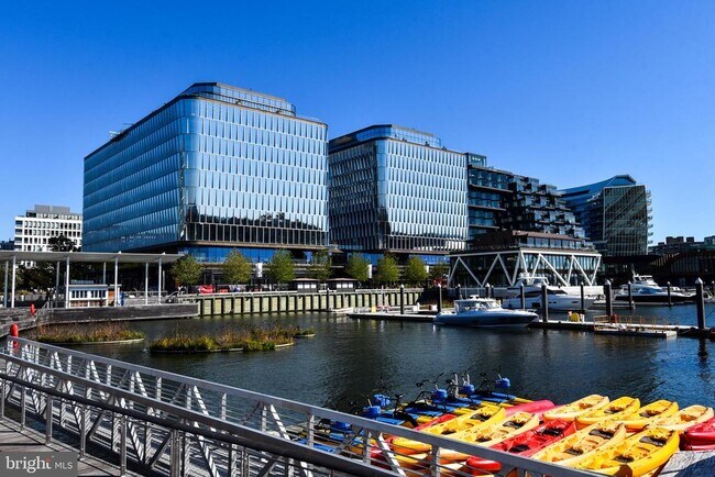 Building Photo - 1435 4th St SW