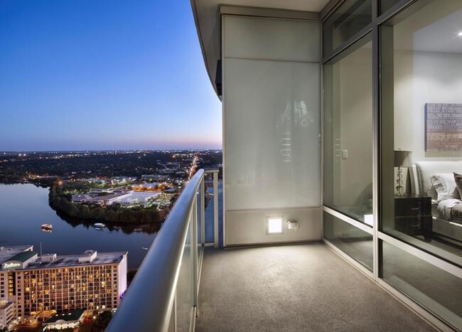 Building Photo - 200 Congress-152.315