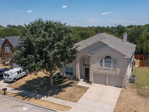Building Photo - 4729 Woodhaven Ln, Haltom City, TX 76137