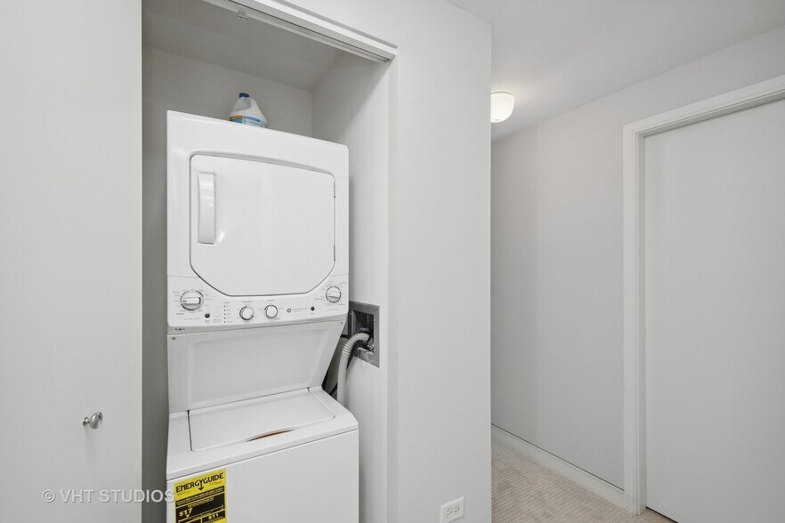 Building Photo - 130 N Garland Ct